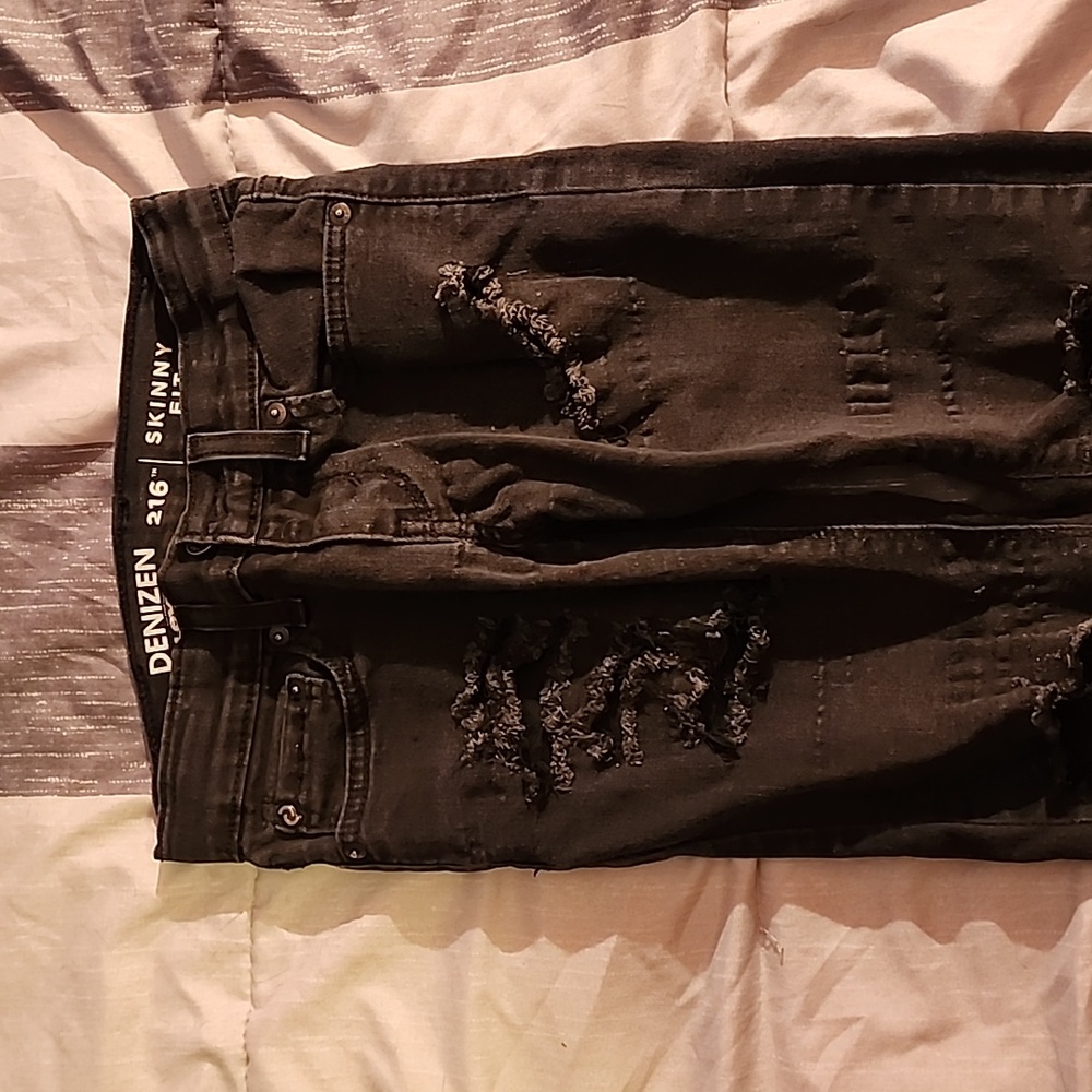 LEVI'S DENIZEN SKINNY FIT STRETCHY BLACK DISTRESSED JEANS. BOYS SIZE 8